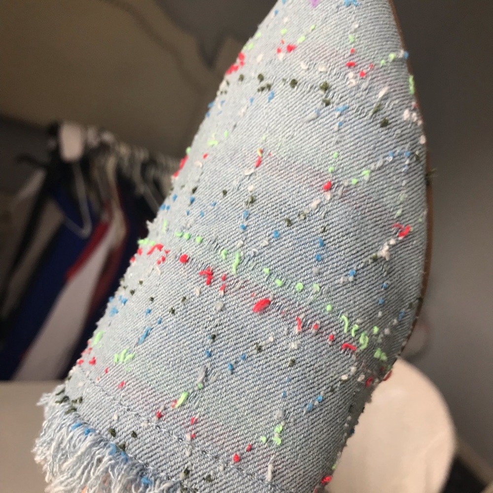 Embroidered Lucky Brand Sandals - Picture 3 of 5